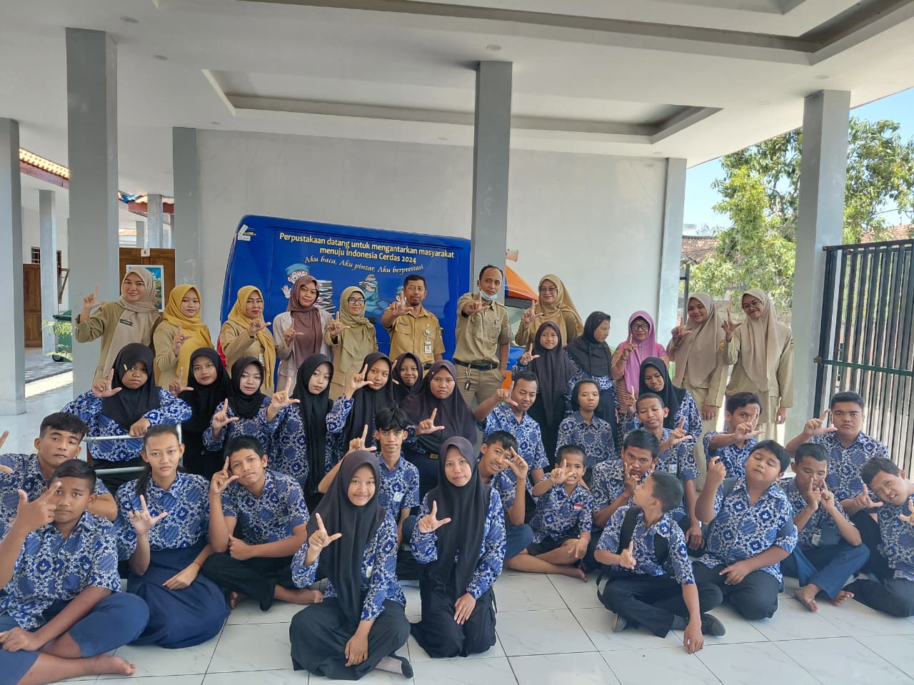 Kegiatan Literasi bersama Perpustakaan Keliling Kabupaten Sukoharjo
